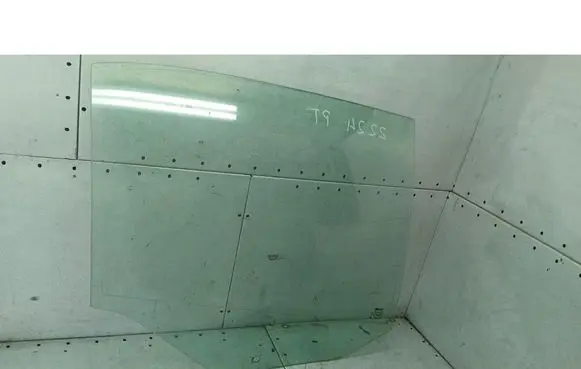 Seat Toledo II (1M) Rear door window glass 