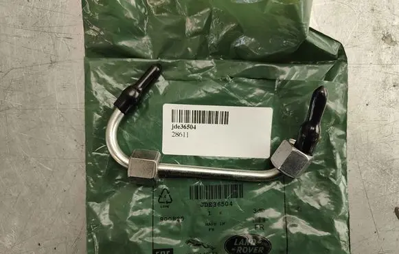 Jaguar F-Pace Fuel injector supply line/pipe JDE36504