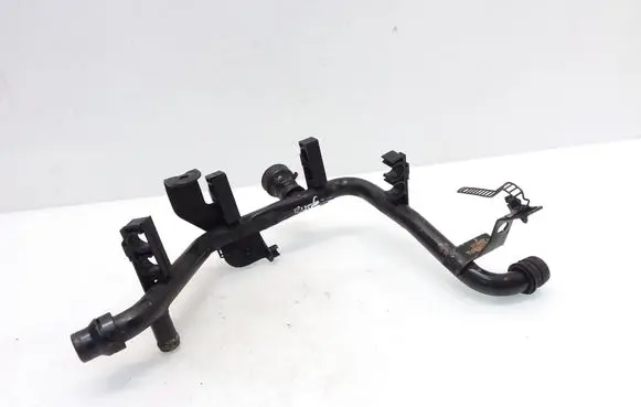 Engine coolant pipe/hose