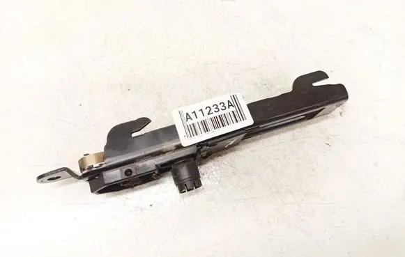 Mercedes-Benz C W203 Seat belt adjustment rail