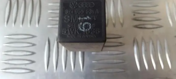 Volkswagen Golf I Other relay 321955531A 5WK1636