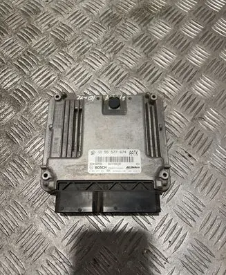Opel Insignia A Engine control unit/module 55577674