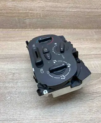 Peugeot 206 Climate control unit 1068701 WITHPLUG