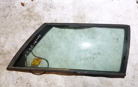 Volkswagen PASSAT B5.5 Rear side window