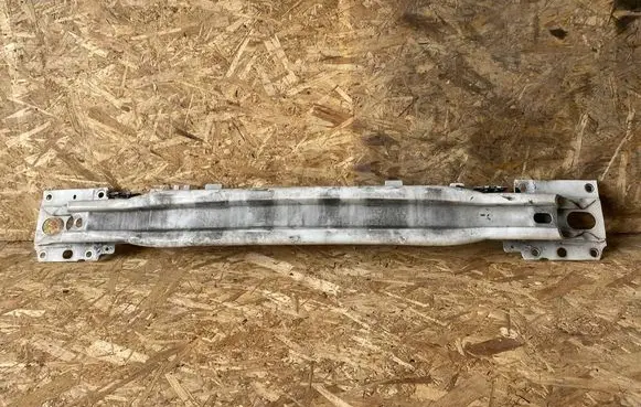 Volvo V60 Front bumper cross member 31349057