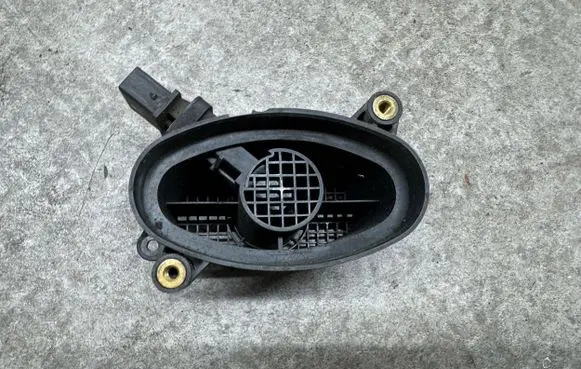 BMW X5 E70 Mass air flow meter 7788744