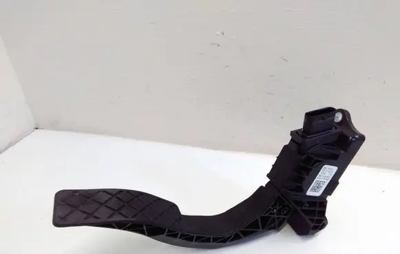 Audi A4 S4 B9 Accelerator throttle pedal 8W1723523 6PV01164201