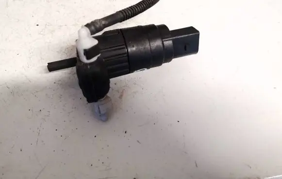 Volkswagen Golf VI Windscreen/windshield washer pump 1k6955651