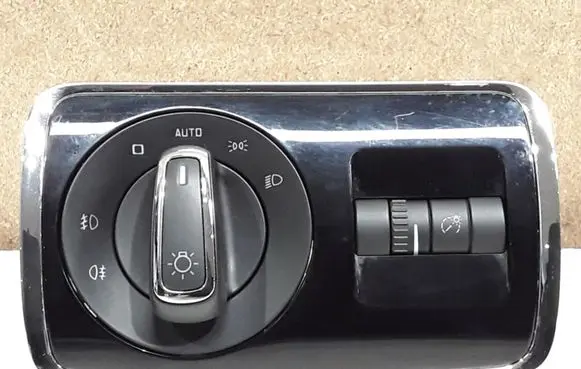 Skoda Superb B6 (3T) Light switch 3T0941431B