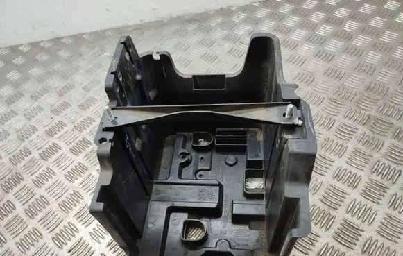 Battery box tray