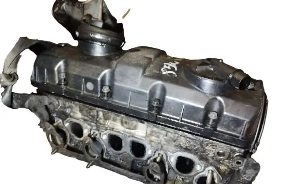Volkswagen PASSAT B5 Engine head 038103373R