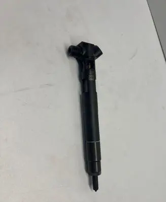 Mercedes-Benz E W212 Fuel injector A6510703287