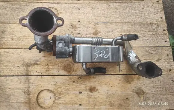 Mazda 3 II EGR valve cooler R2AA20304 60620250850 18111A000010