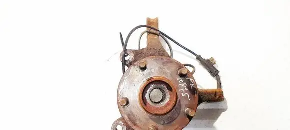 Toyota Auris 150 Front wheel hub 