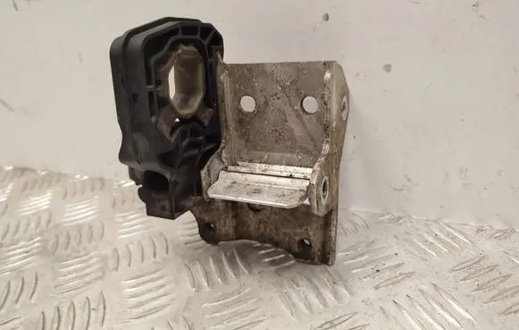 BMW 5 GT F07 Radiator mount bracket 7186513