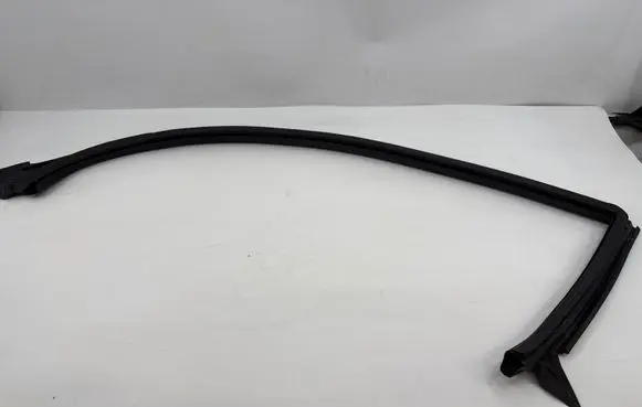 Audi A5 8T 8F Front door rubber seal 8T0845354