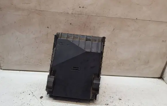 Volkswagen PASSAT B6 Fuse box cover 01418987 1K0937132F 017180061