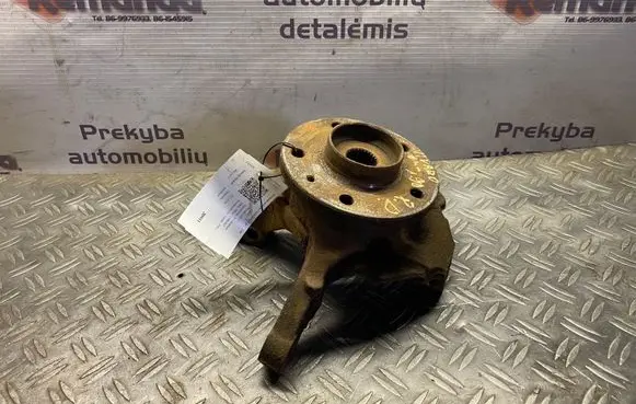 Opel Vivaro Front wheel hub