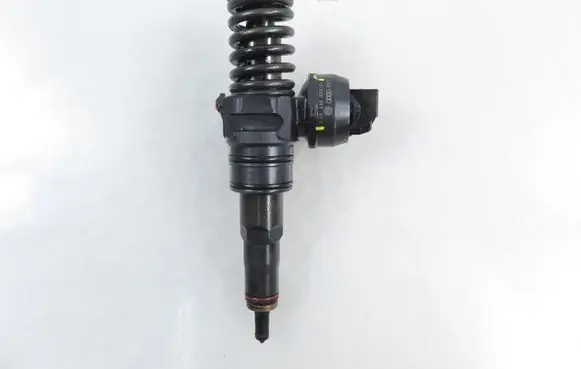 Volkswagen Sharan Fuel injector 0414720216 038130073BA