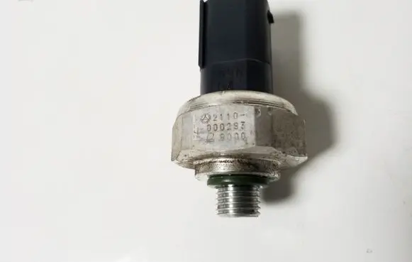 Mercedes-Benz ML W166 Air conditioning (A/C) pressure sensor A2110000283