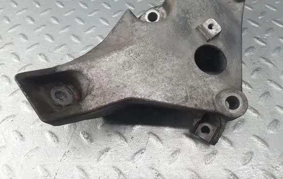 BMW 1 E81 E87 Engine mounting bracket 6775041 22116775041 59280110