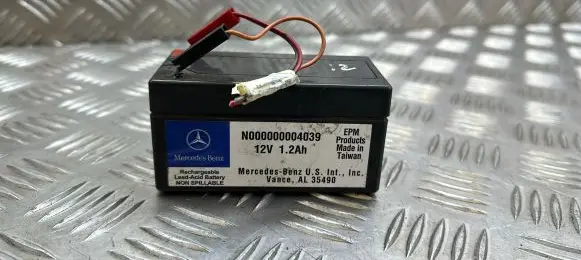 Mercedes-Benz ML W164 Car battery N000000004039