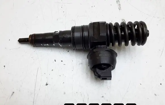 Skoda Fabia Mk1 (6Y) Fuel injector 038130073AG 0414720215