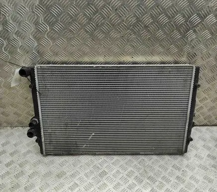 Volkswagen Golf IV Coolant radiator 1J0121253AC