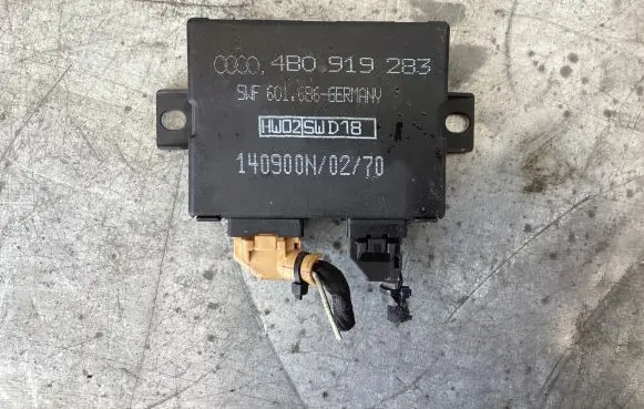 Audi A6 S6 C5 4B Parking PDC control unit/module 4B0919283 140900N 601686