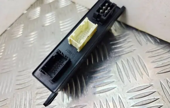BMW 5 E39 Door control unit/module 8377601 61358377601