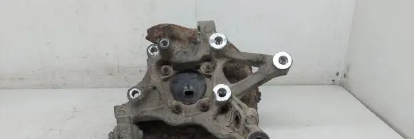 Rear wheel hub spindle/knuckle