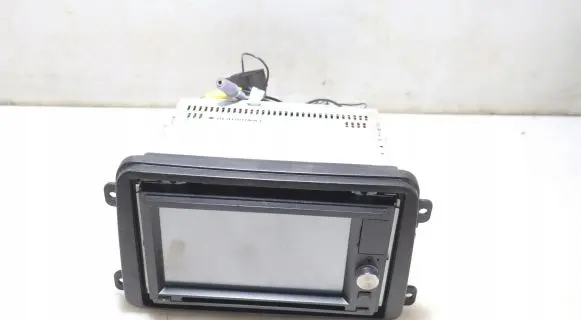 Volkswagen PASSAT B6 Radio/GPS head unit trim 