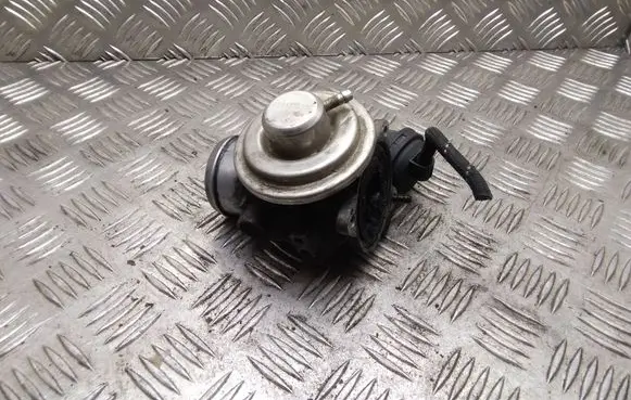Audi A3 S3 8L EGR valve 038131501E