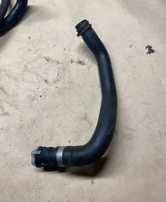 Volvo V40 Engine coolant pipe/hose 31319427