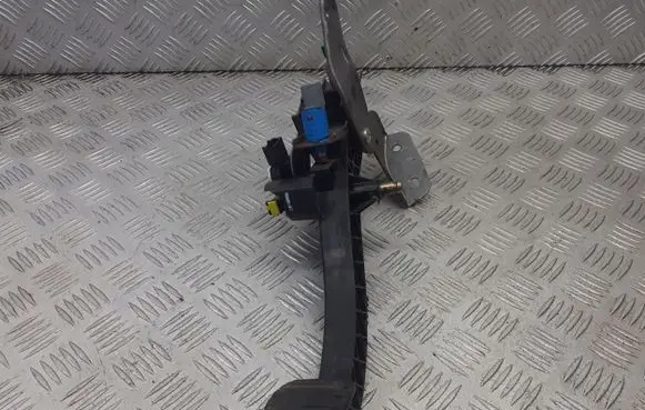 Renault Scenic II - Grand scenic II Clutch pedal 
