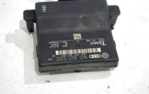 Volkswagen Golf V Gateway control module 1K0907530E