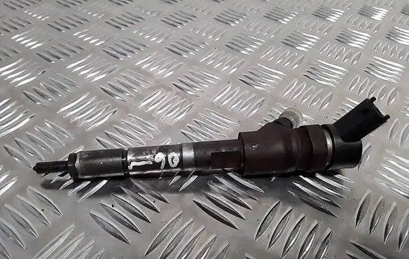 Toyota Corolla E120 E130 Fuel injector 0445110227 2367033040