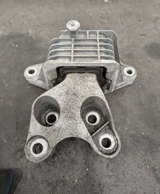 Opel Insignia B Gearbox mounting bracket 39213424