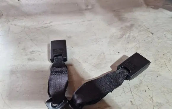 Buick Encore I Rear seatbelt buckle