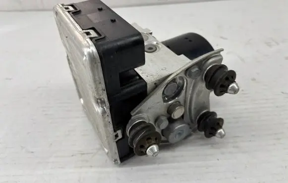 Porsche Cayenne (92A) ABS Pump 7P0907379H