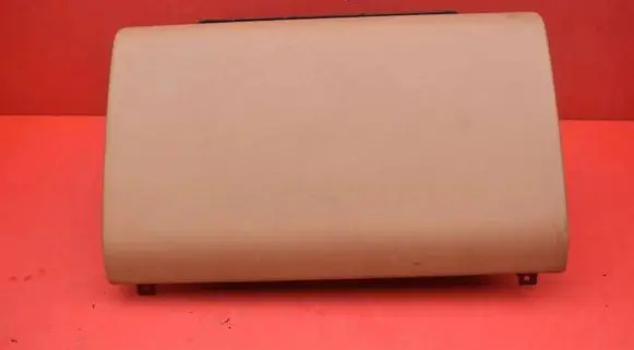 Porsche Cayenne (9PA) Glove box