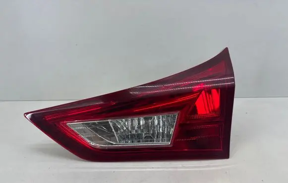Toyota Auris E180 Tailgate rear/tail lights 02268