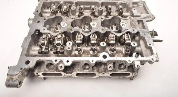 Ford Fiesta Engine head RFHX7G-6090-AE