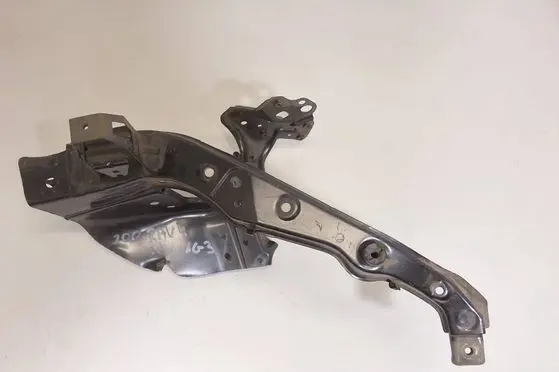 Toyota RAV 4 (XA40) Headlight/headlamp mounting bracket 