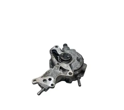 Volkswagen Golf V Vacuum pump 32DRM20004