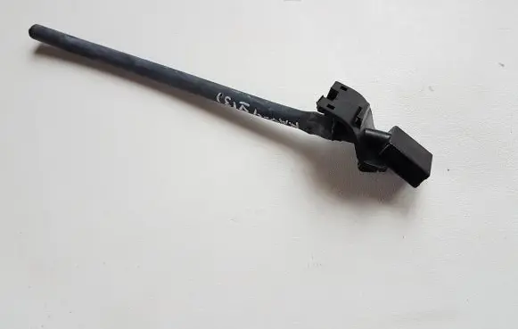Toyota RAV 4 (XA50) Windshield washer spray nozzle 