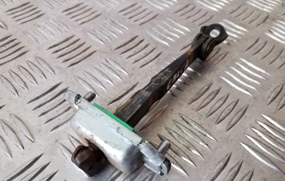 KIA Sorento Rear door check strap stopper