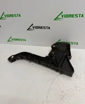Volvo XC70 Rear bumper mounting bracket 30678704