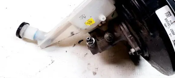 Nissan Note (E12) Master brake cylinder