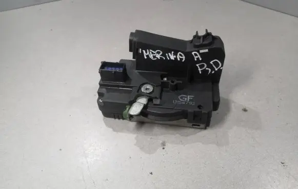 Opel Meriva A Front door lock 13154792